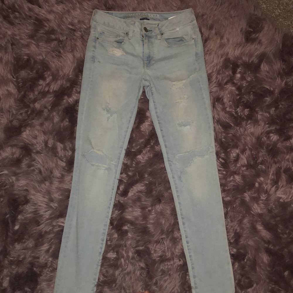 Ripped skinny jeans light wash denim!